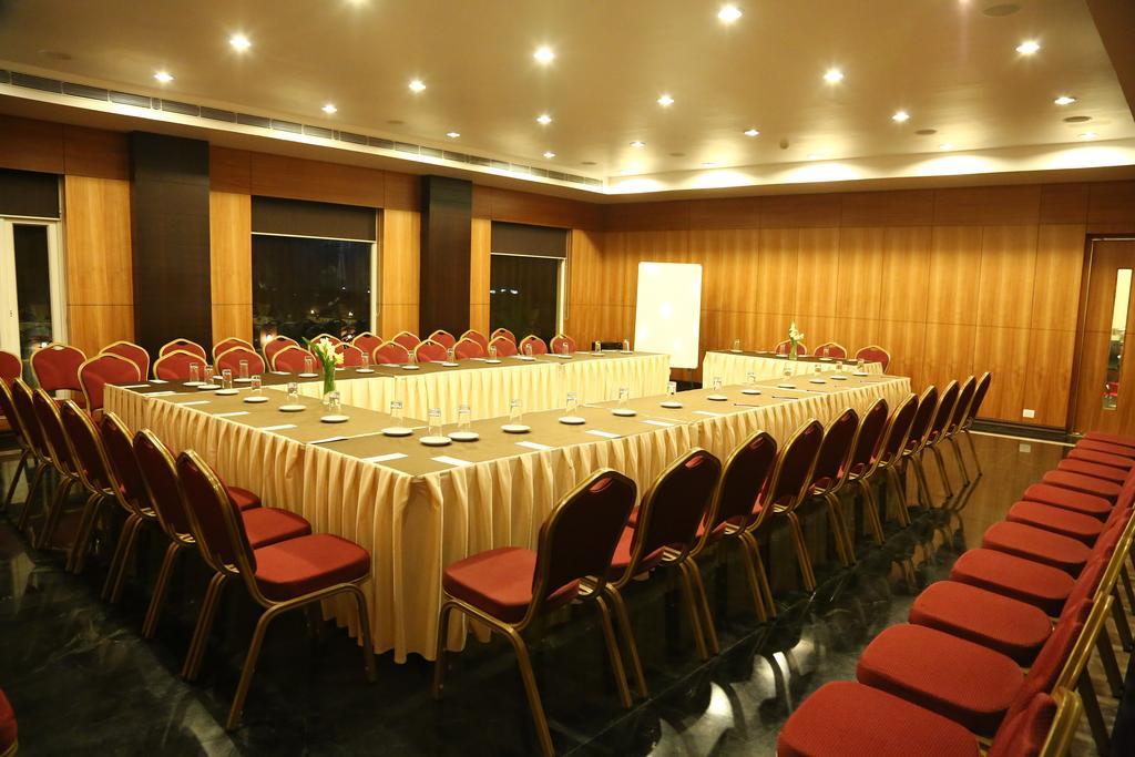 La Franklin Hotel Bhubaneswar Dış mekan fotoğraf