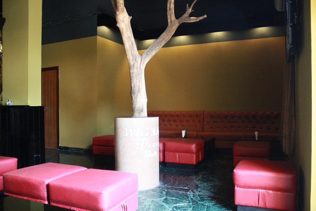 La Franklin Hotel Bhubaneswar Dış mekan fotoğraf