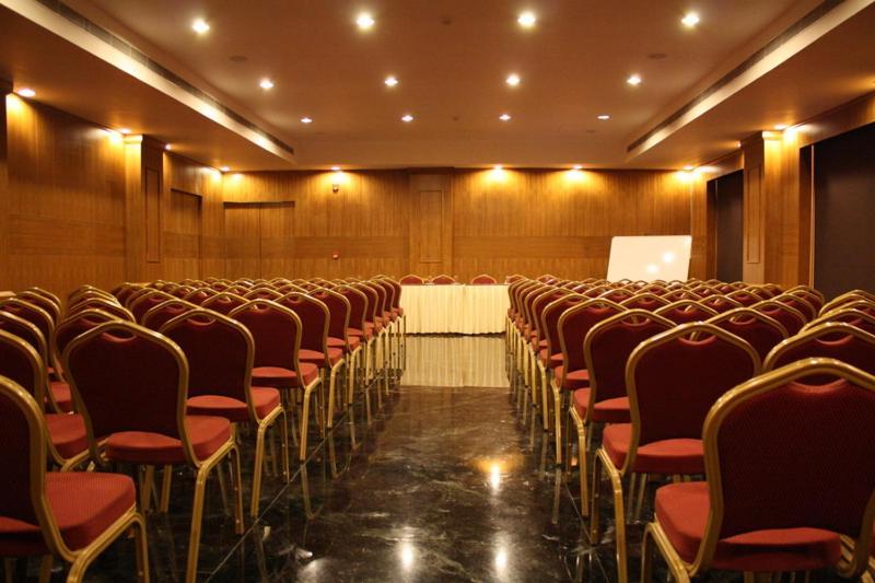 La Franklin Hotel Bhubaneswar Dış mekan fotoğraf