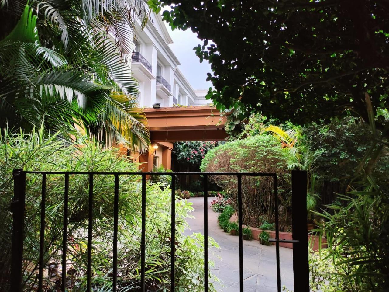 La Franklin Hotel Bhubaneswar Dış mekan fotoğraf