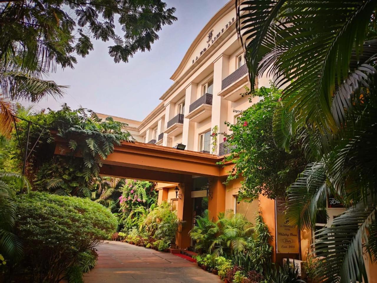 La Franklin Hotel Bhubaneswar Dış mekan fotoğraf