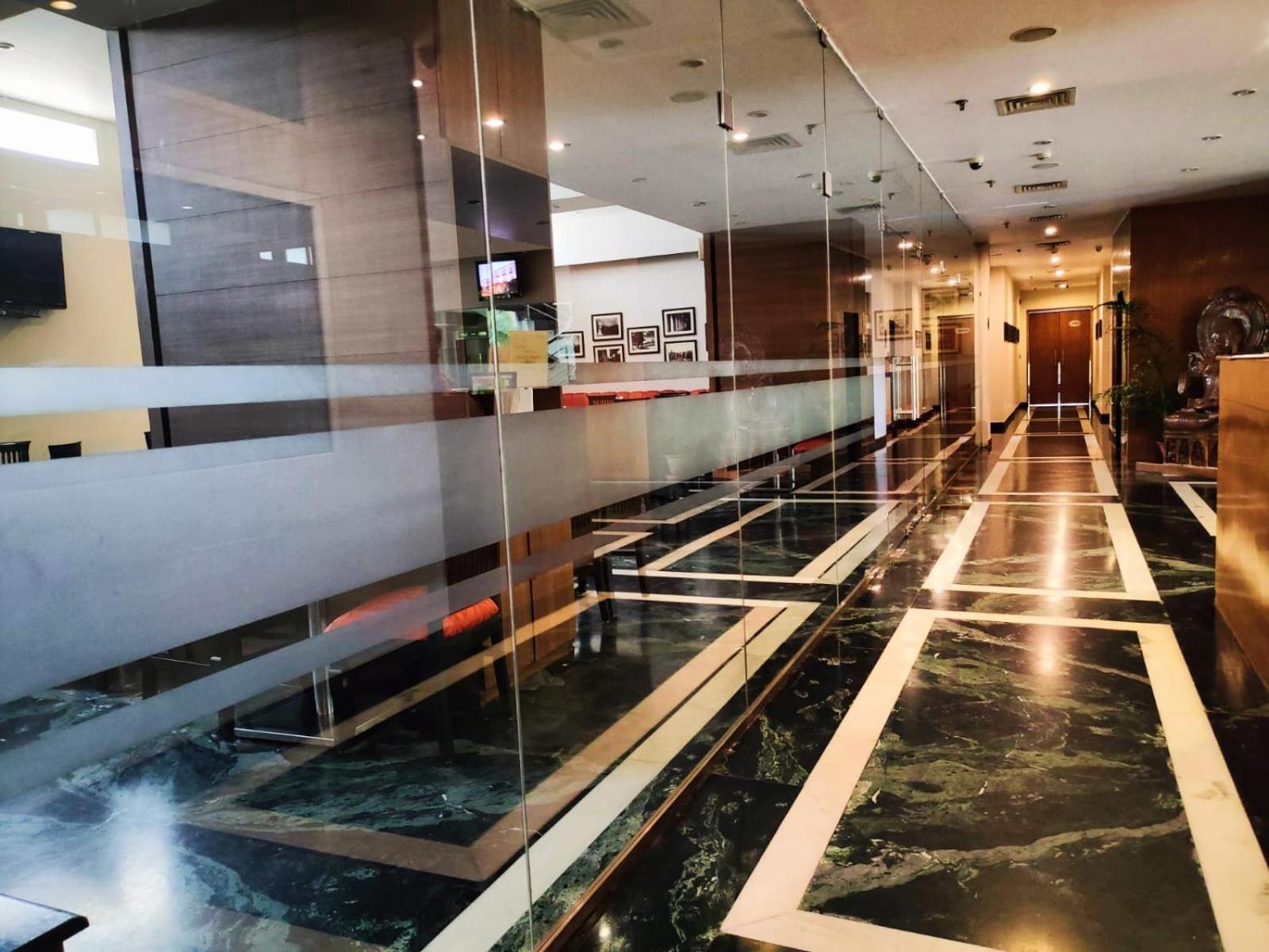 La Franklin Hotel Bhubaneswar Dış mekan fotoğraf