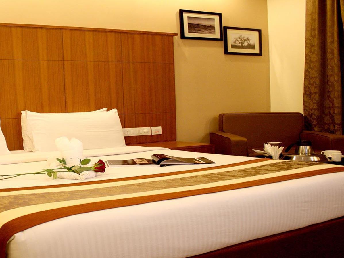 La Franklin Hotel Bhubaneswar Dış mekan fotoğraf