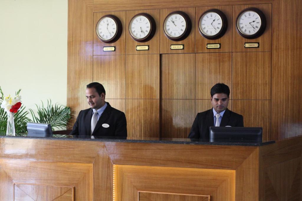 La Franklin Hotel Bhubaneswar Dış mekan fotoğraf