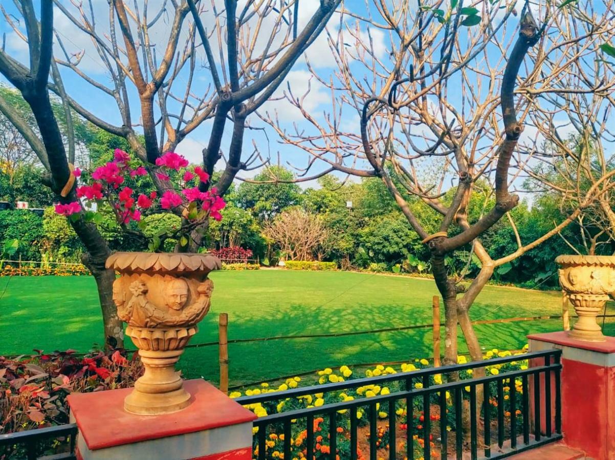 La Franklin Hotel Bhubaneswar Dış mekan fotoğraf