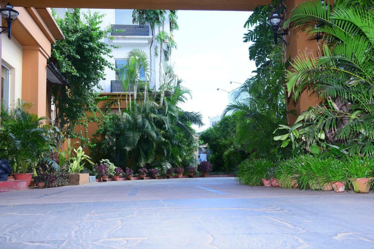 La Franklin Hotel Bhubaneswar Dış mekan fotoğraf
