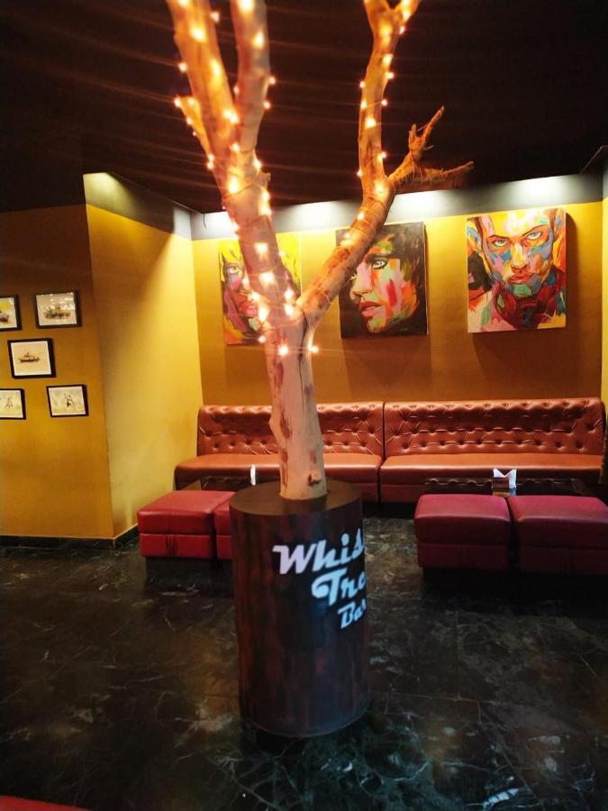 La Franklin Hotel Bhubaneswar Dış mekan fotoğraf